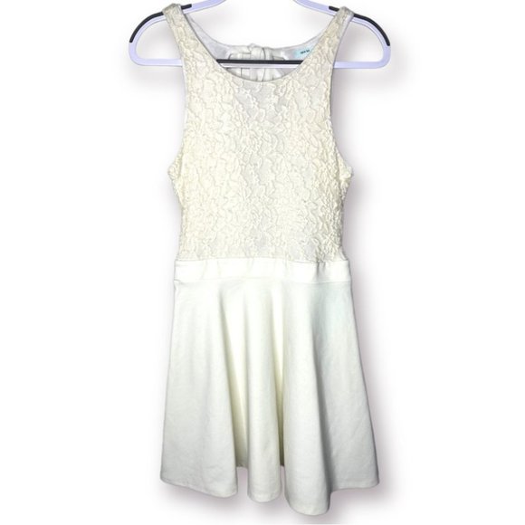 Kimchi Blue Urban Outfitters Size M Off White Strapless Lace Fit Flare Dress - Picture 1 of 9